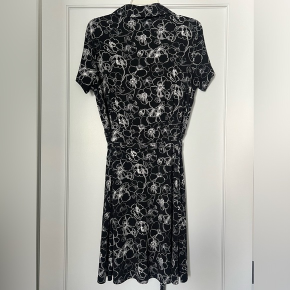 Brooks Brothers floral wrap dress - Picture 4 of 12